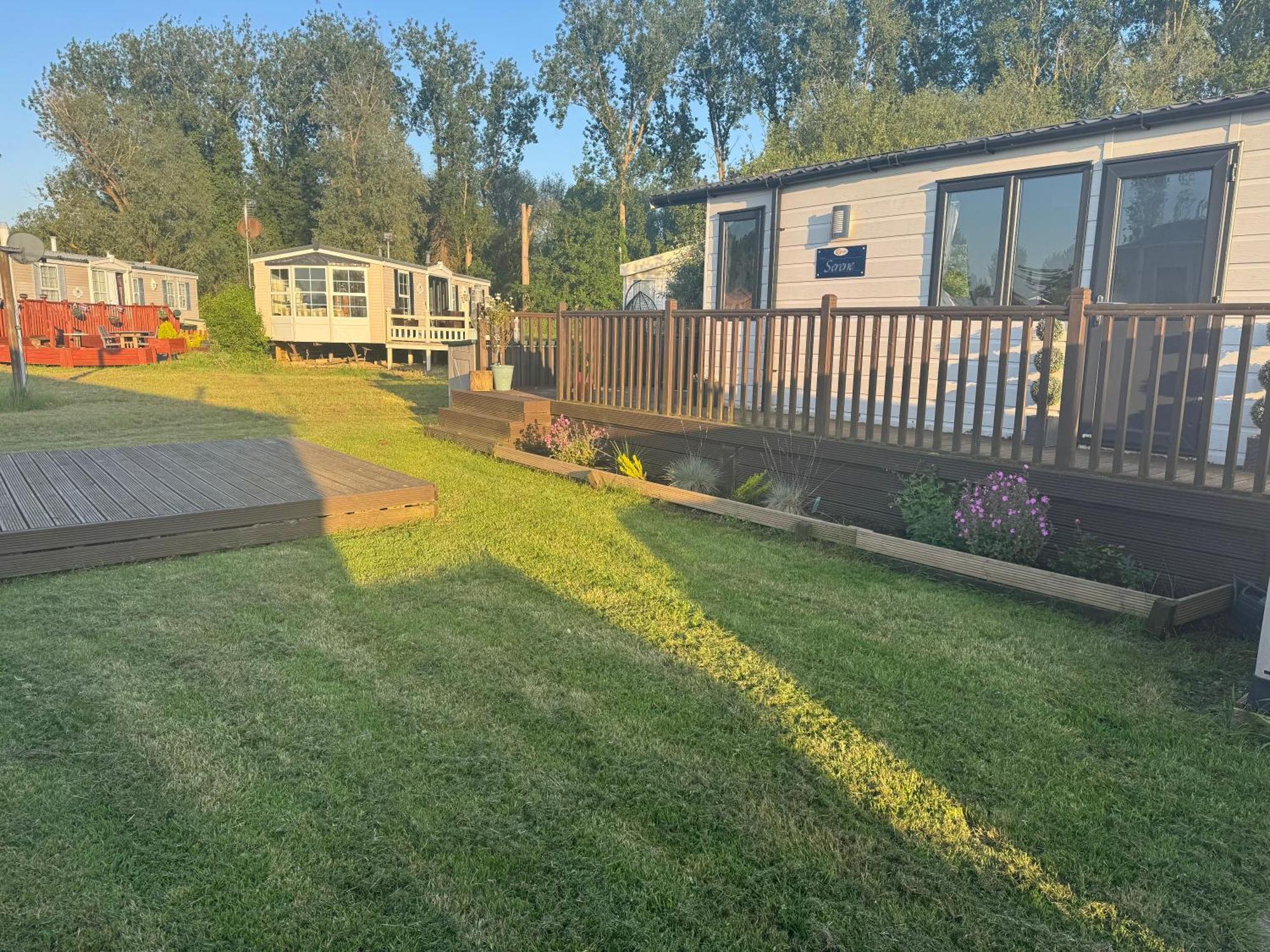 Beautiful 2 Bedroom Caravan On Billing Aquadrome Northampton Esterno foto