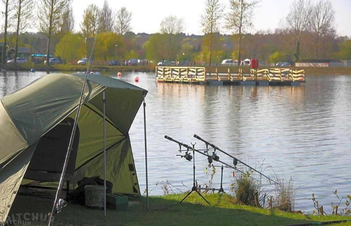Beautiful 2 Bedroom Caravan On Billing Aquadrome Northampton Esterno foto